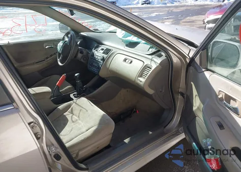 2001 Honda Accord 2.3 Ex из США, поврежденный, VIN 1HGCG65871A133944